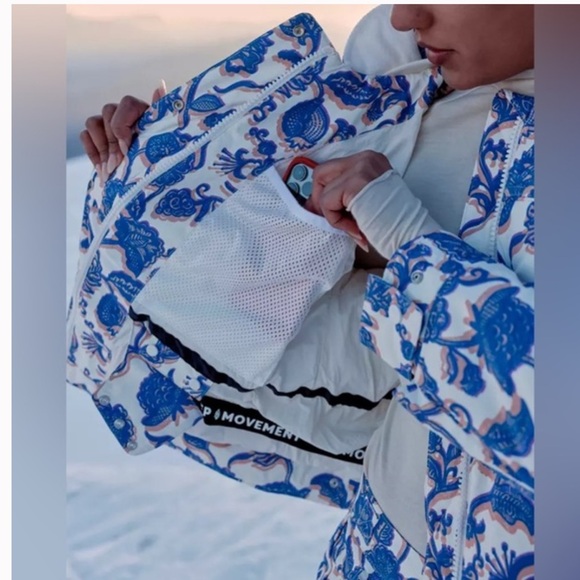 FP Movement by Free People Women's Ski Snow Waterproof Jacket - Picture 7 of 7